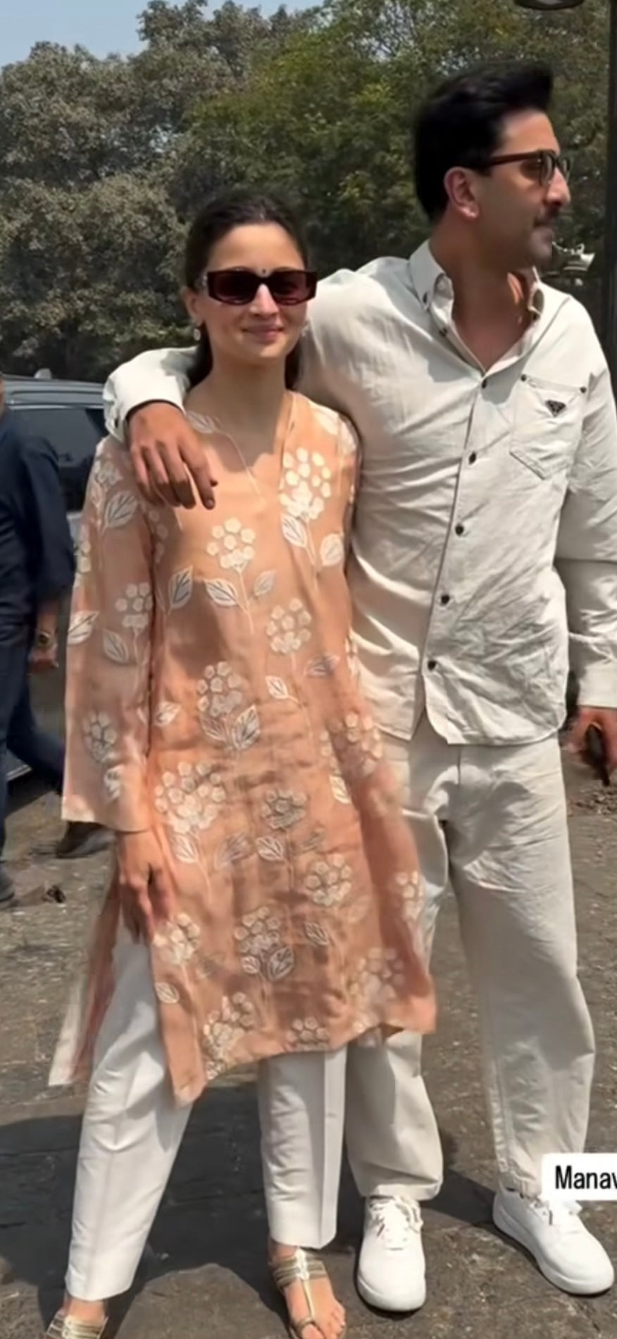 Alia peach white anr