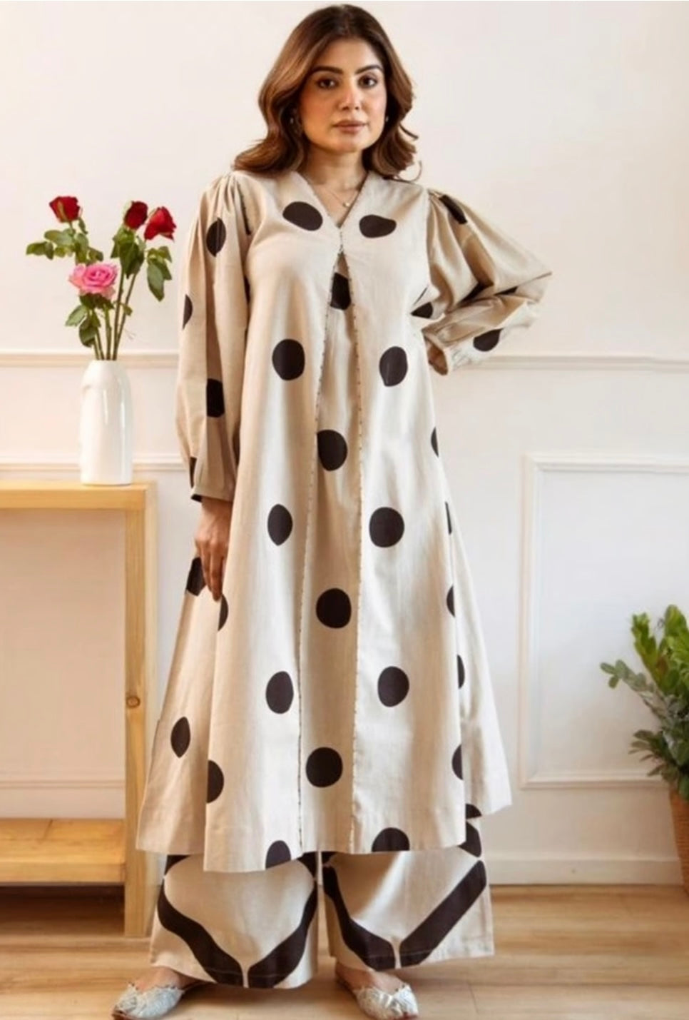(AA Beige) dots