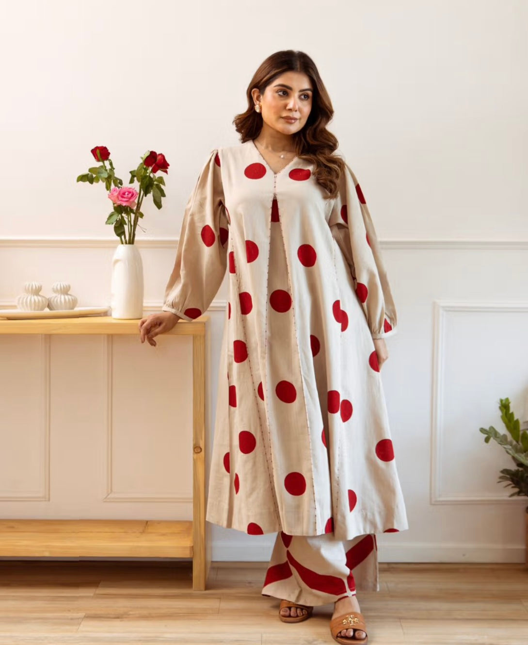 (AA Beige) dots