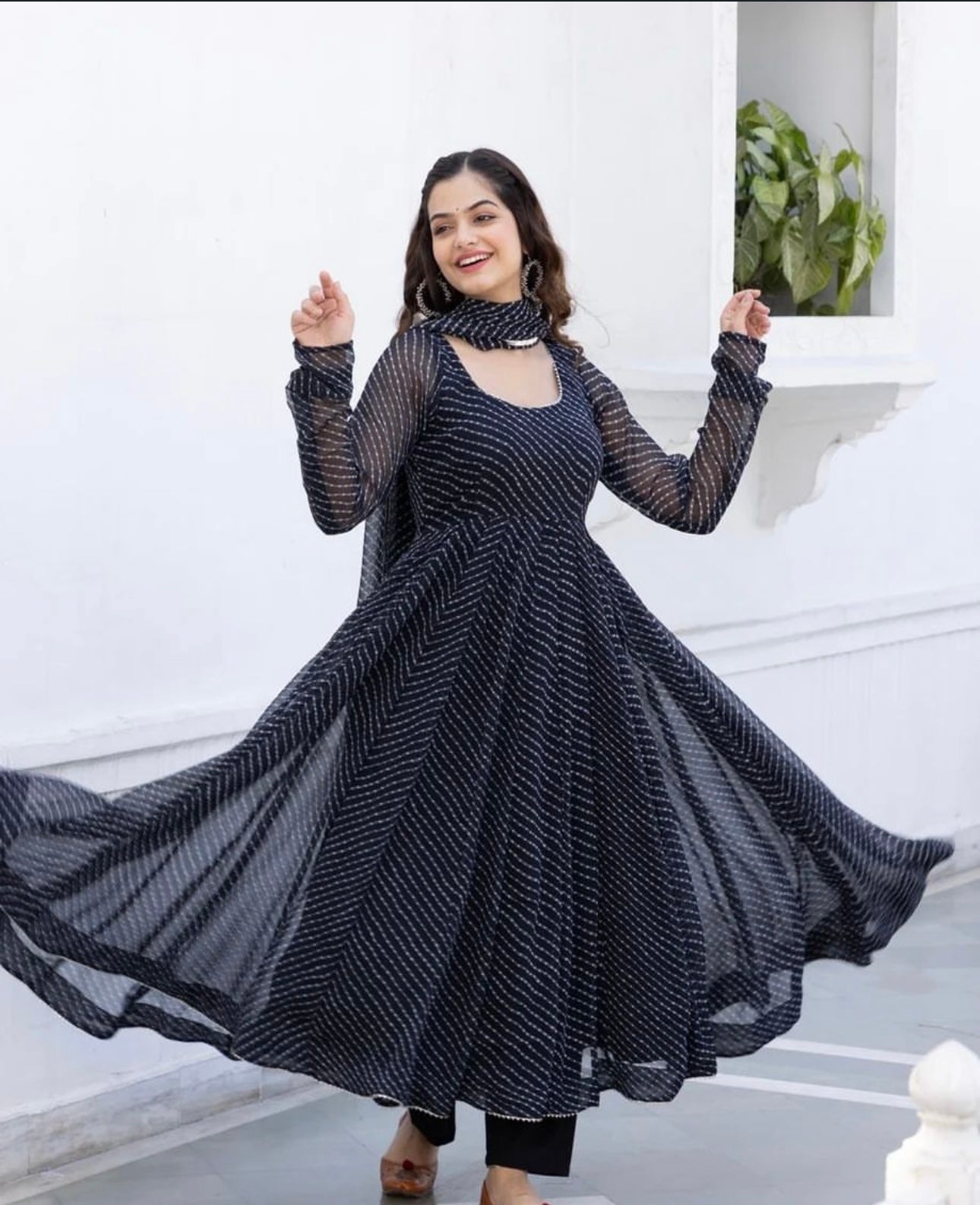 (ISHANI) LEHRIYA SET BLACK