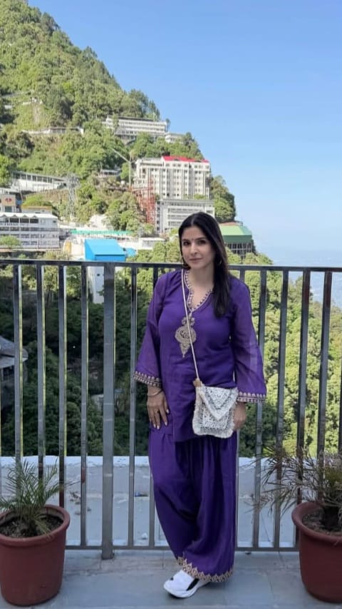 Mannat2 arie embrodrieded co ord set