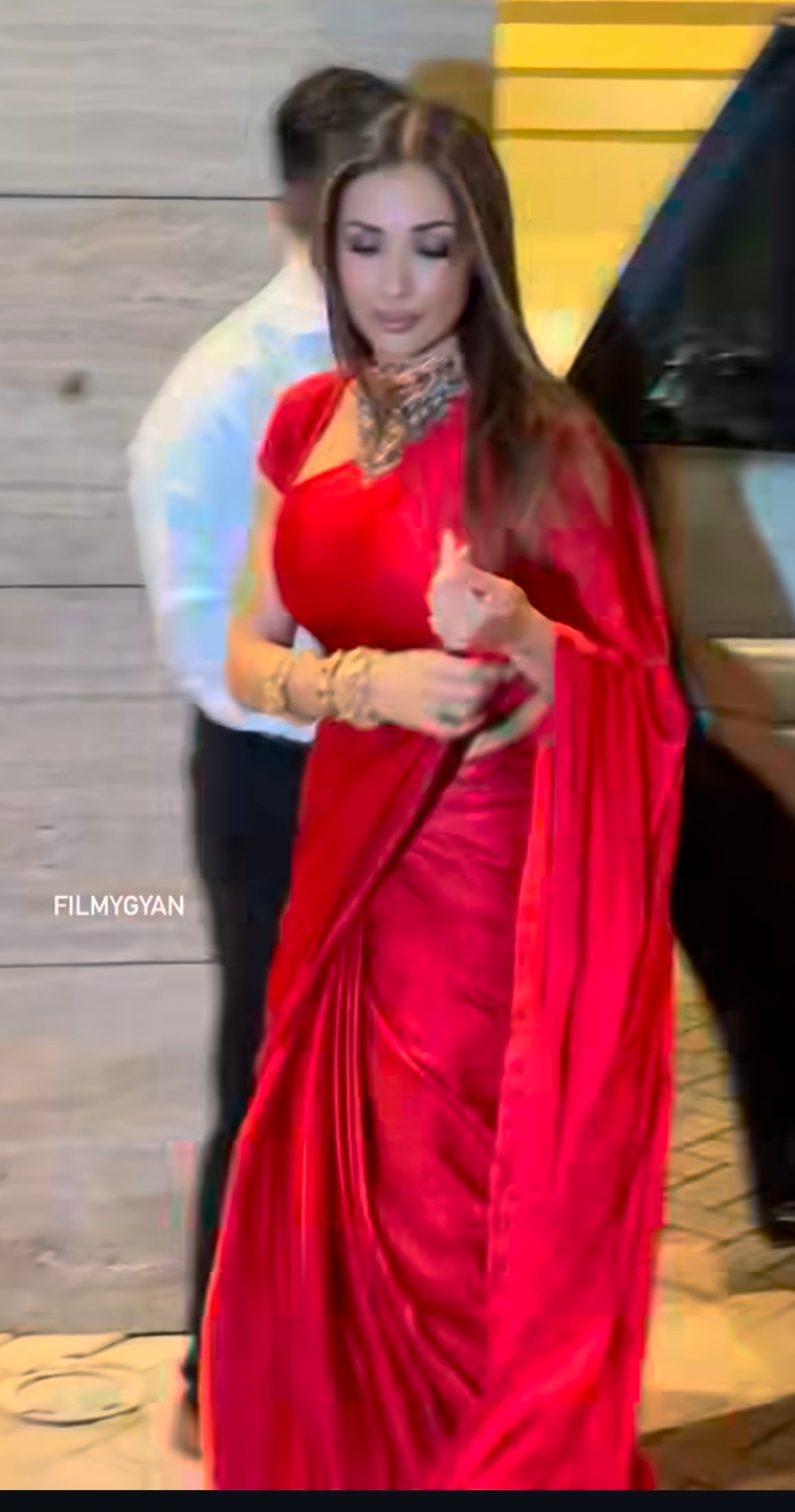 DA SAREE (MALAIKA) anr