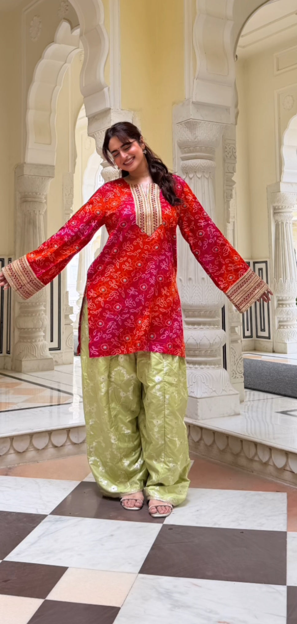 (1L) ayesha farsi