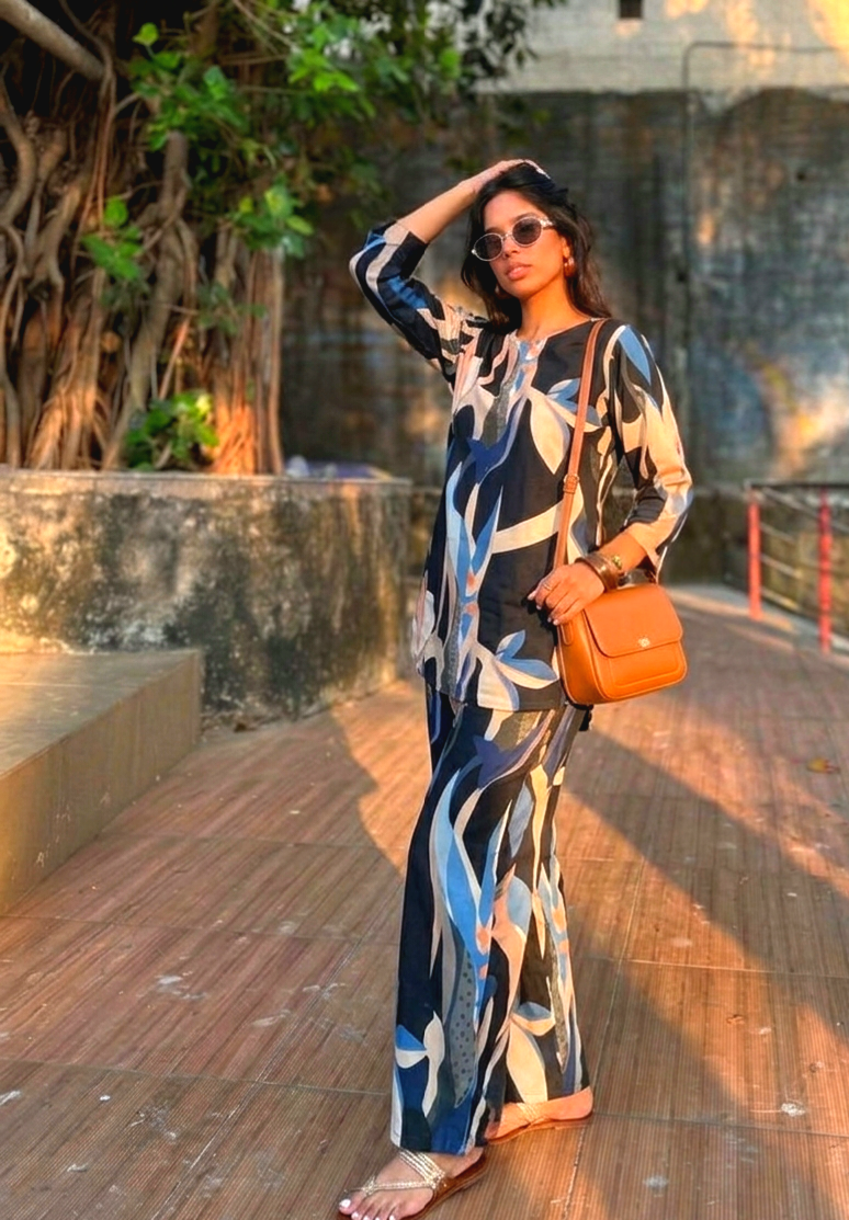 Amisha2 blue yee