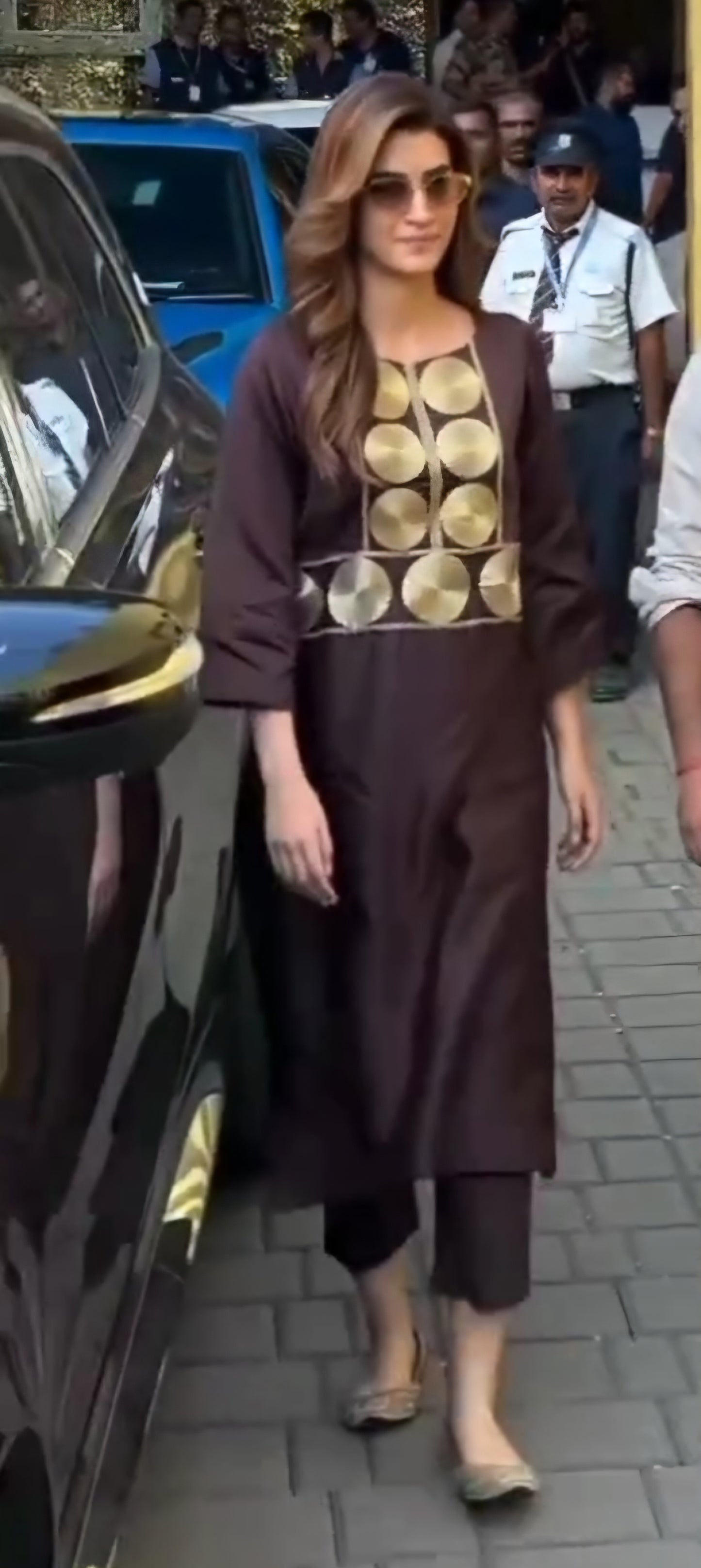 Brown kriti gold 3pcs set anr