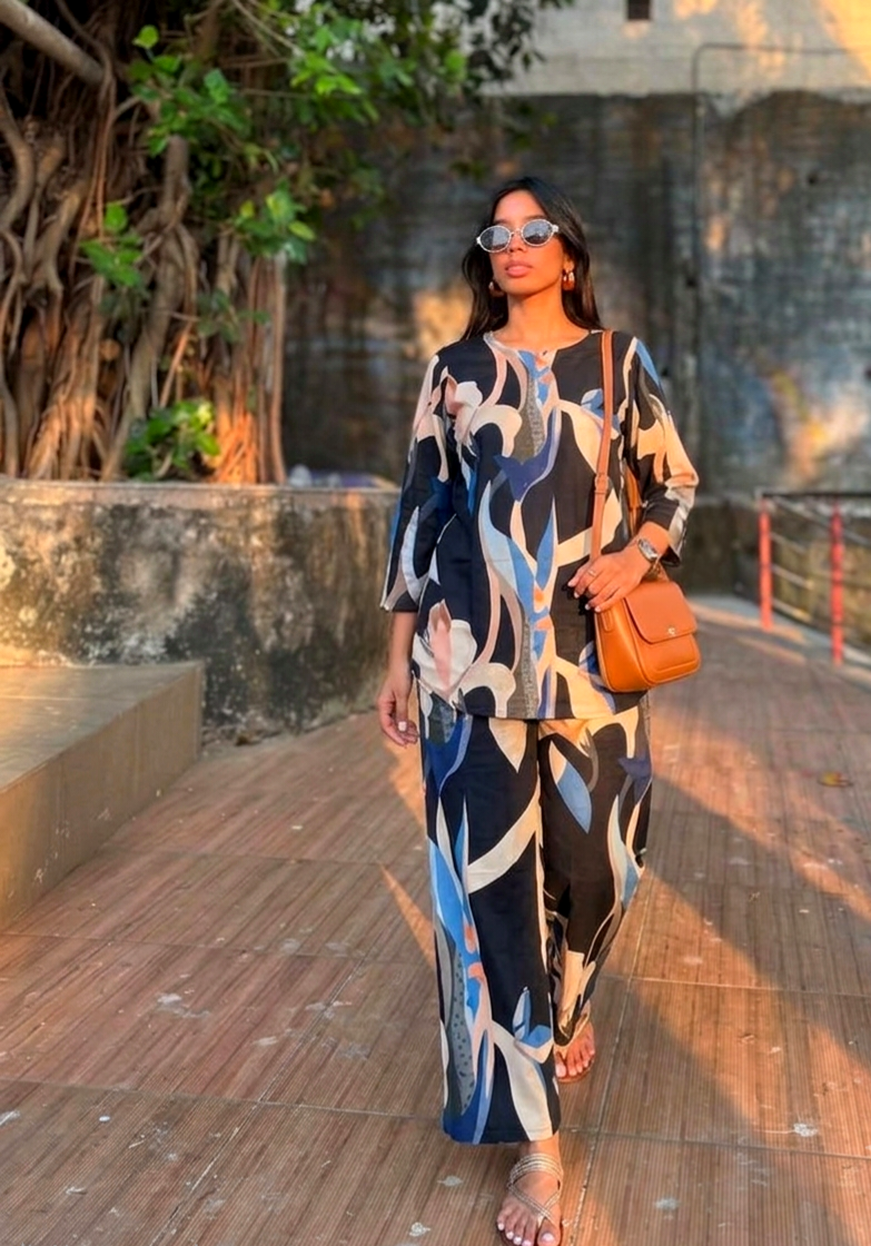 Amisha2 blue yee