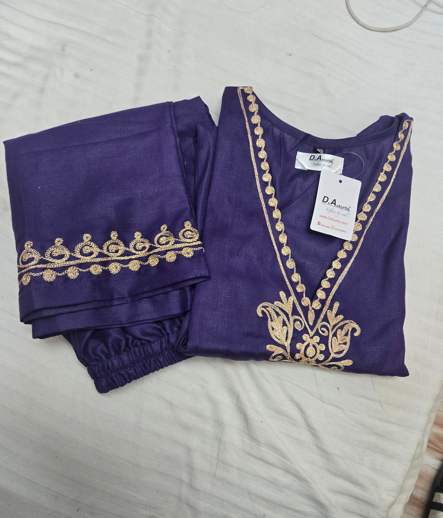 Mannat arie embrodrieded co ord set