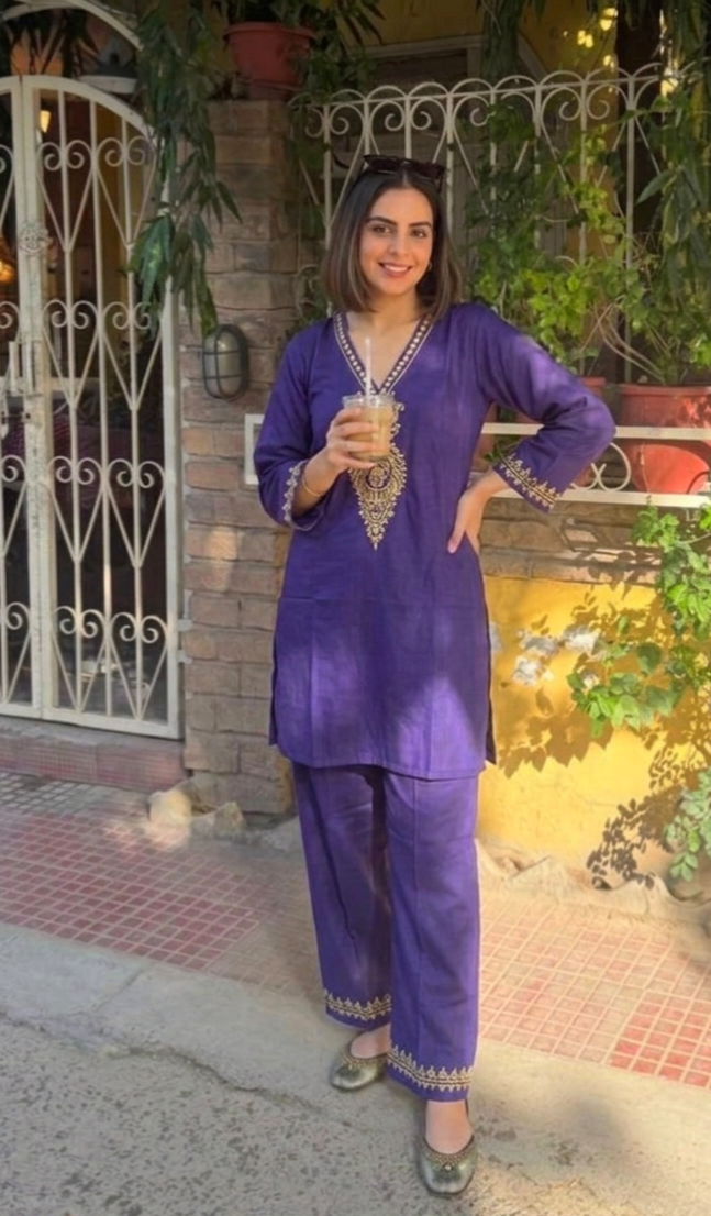 Mannat arie embrodrieded co ord set