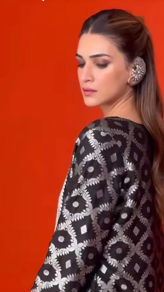 Kiki kriti black co ord set anr yee